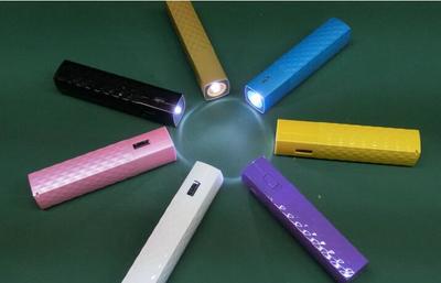 W2015年小移动电源带灯 工厂直销的专业选择与高清细节展示